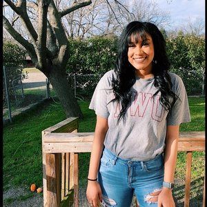 Meet your Posher, Kiana